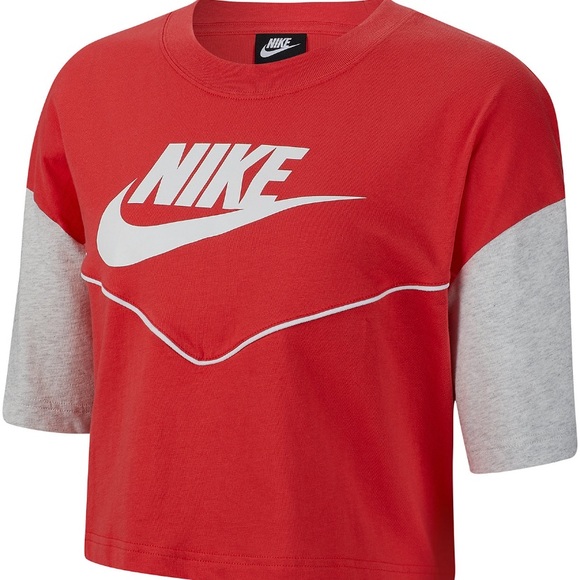 NWT Nike women’s cropped t-shirt - Picture 1 of 3
